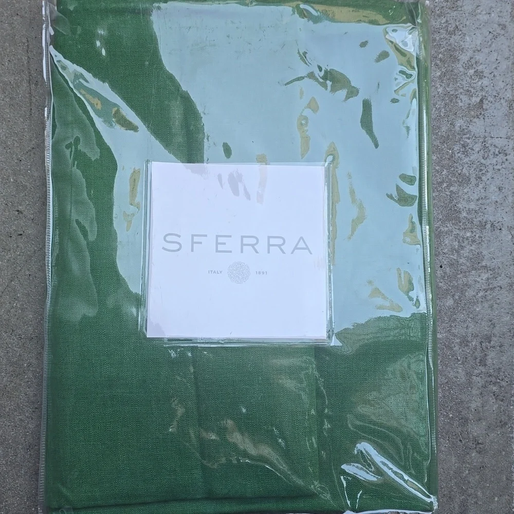 SFERRA Festeval Square Hemstitched Linen Tablecloth, Emerald, Retail $149.95US